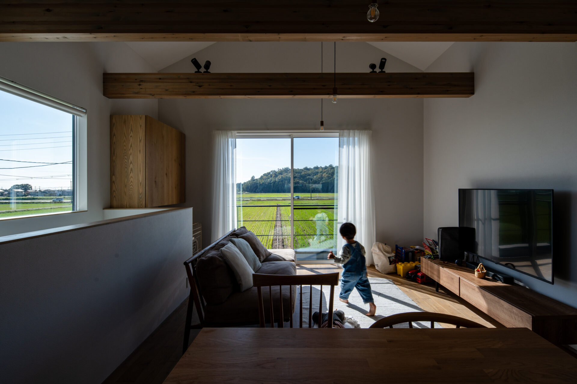 景色と暮らすガレージハウス