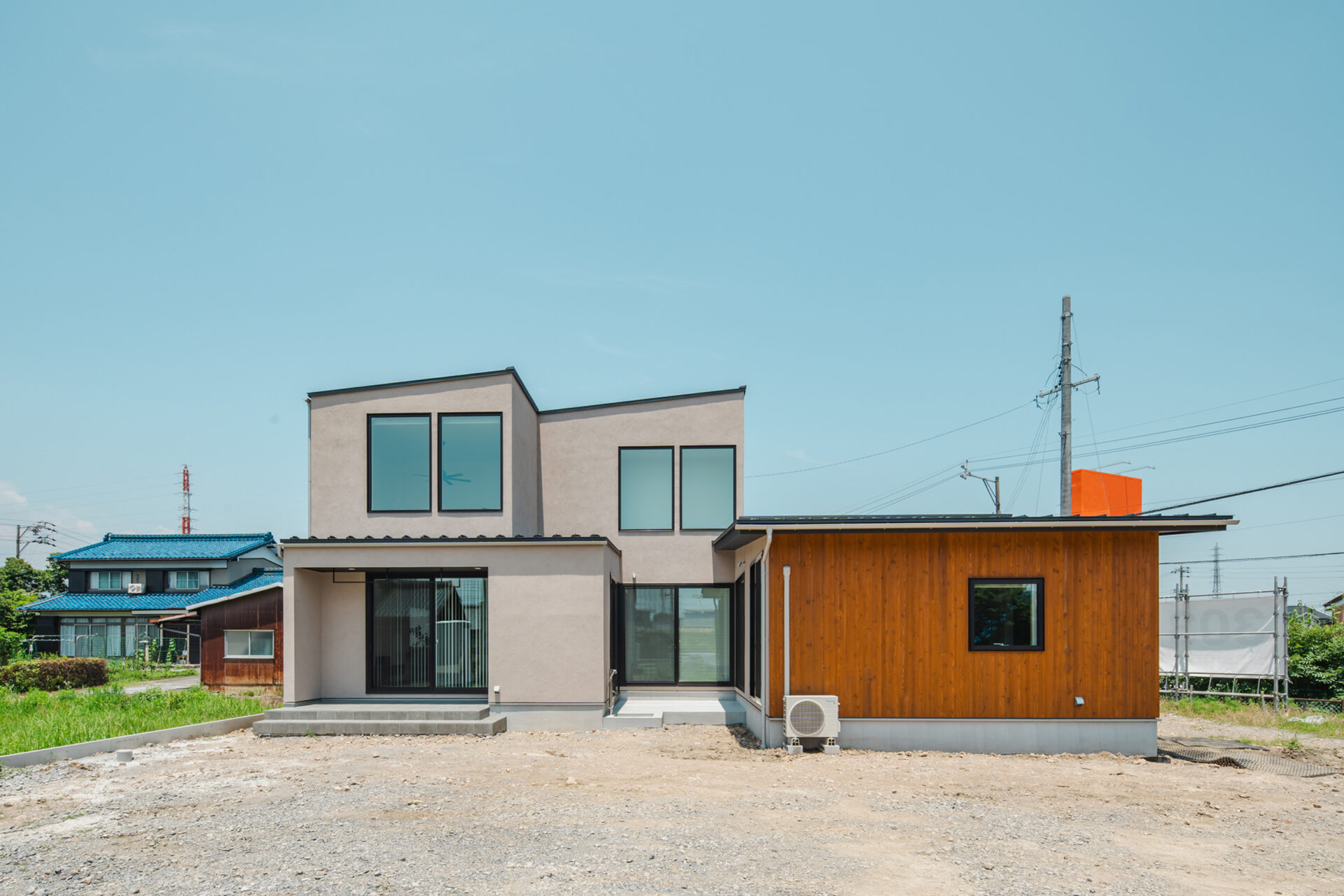 緑と溶け合う1階完結型の家